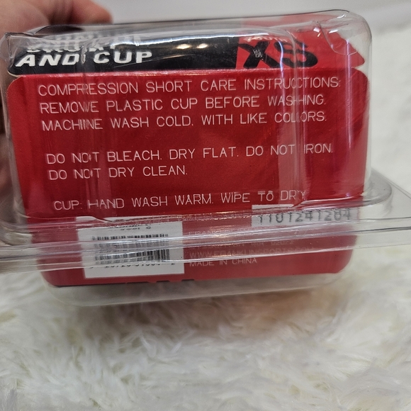 Franklin compression short and cup youth Size-XS (open box, never used) - Picture 3 of 6